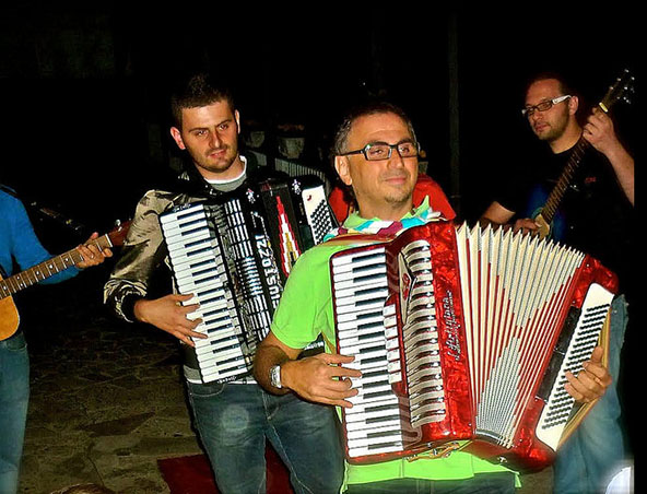 Melbourne Piano Accordion Player